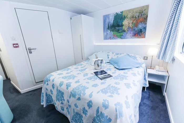 Middle Deck 1 Double Bed Cat C